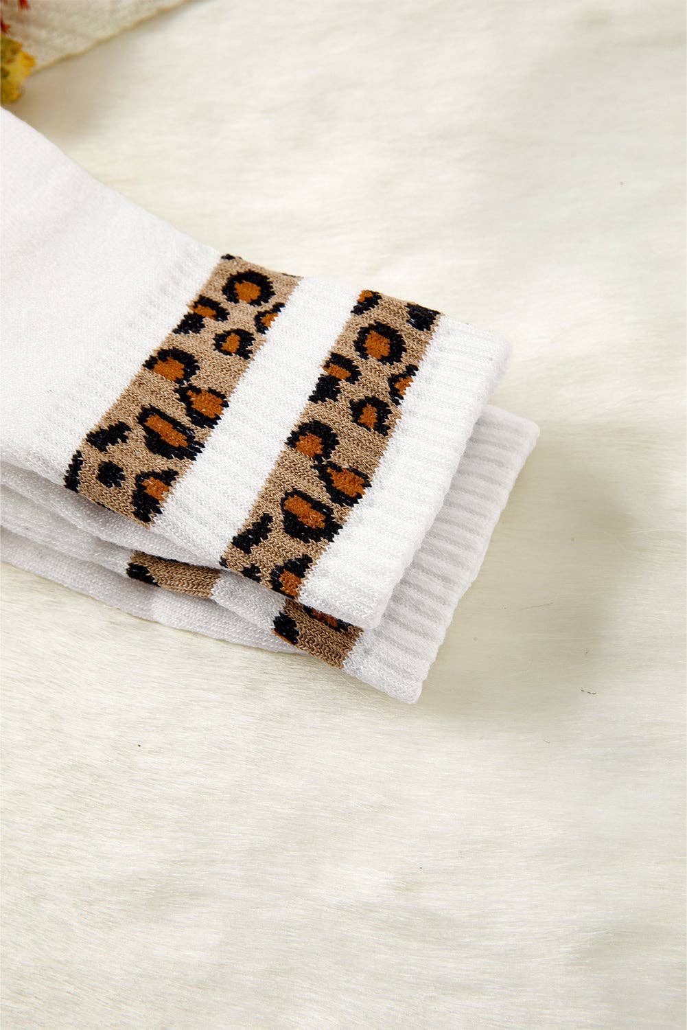 Lovesoft - White Leopard Striped Detail Ribbed Cuffs Womens Socks3