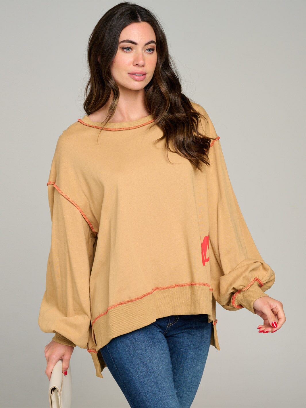 LONG SLEEVE GRAPHIC HIGH-LOW OVERSIZED TOP